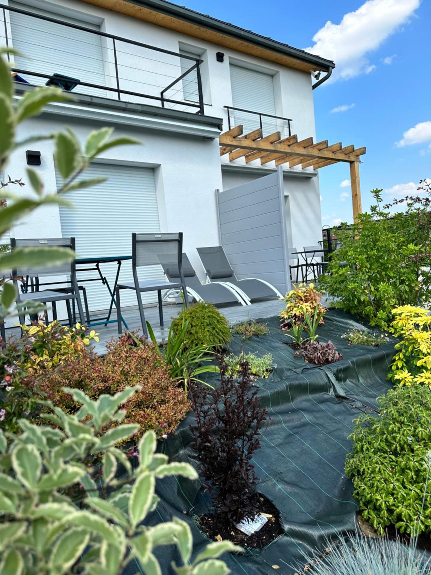 La Villa Perchee Calme, Sauna, Parking Prive Saint-Prix  ภายนอก รูปภาพ